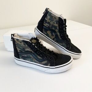 ▪️Vans Kids Old Skool High Top Camo Sneakers ~ 2.5